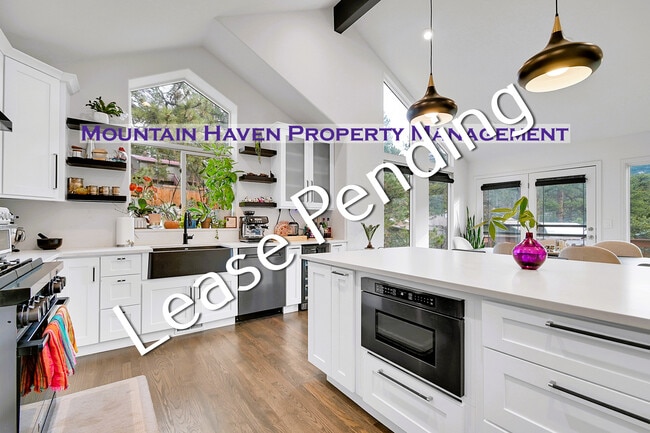 Building Photo - 28384 Kinnikinick Rd