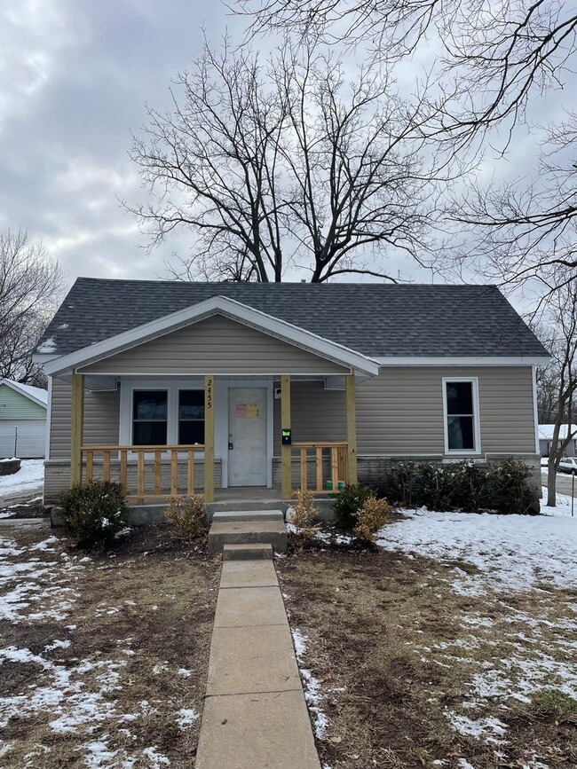 Photo - Remodeled 2 Bed 1 Bath House Available 4-15-2024