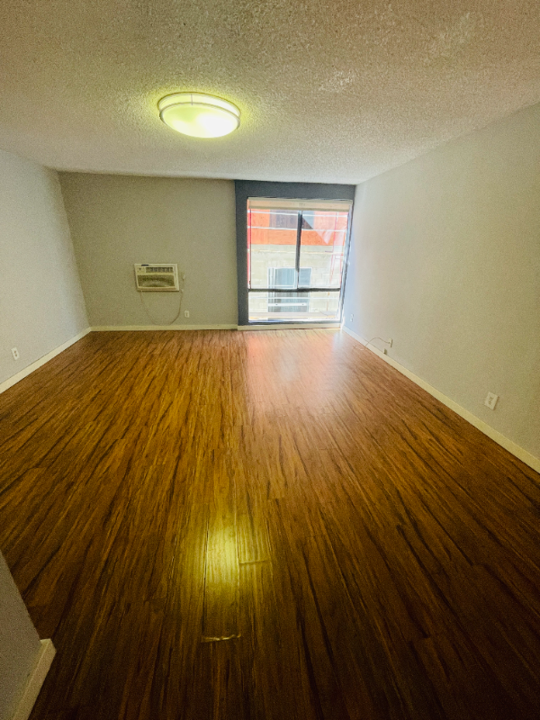 Photo - 7044 Hawthorn Ave Apartamento Unidad 206