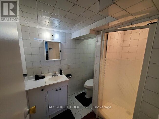 Photo - 73 Regatta Crescent