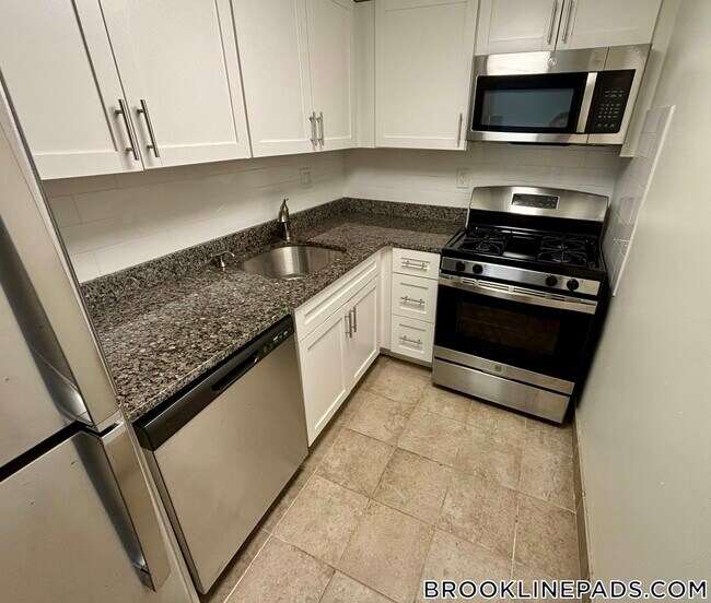 185 Freeman St Unit 933