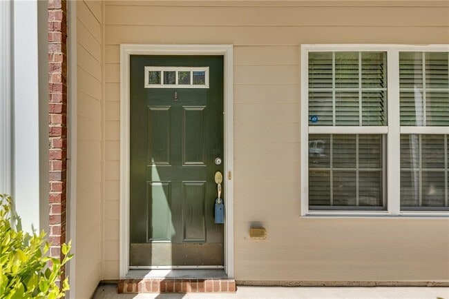 Photo - 1045 Mosscroft Ct