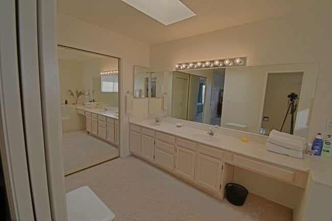 Photo - 4BD/3BA Available for Move In! Northeast H...