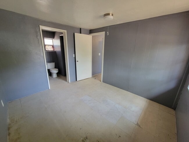 Photo - 461 W Thurber Rd