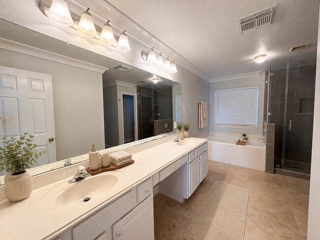 19207 Poplar Trails Ln