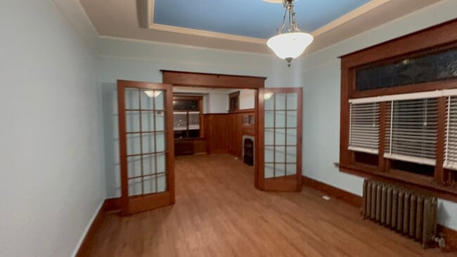 Photo - 306 Esmond Av