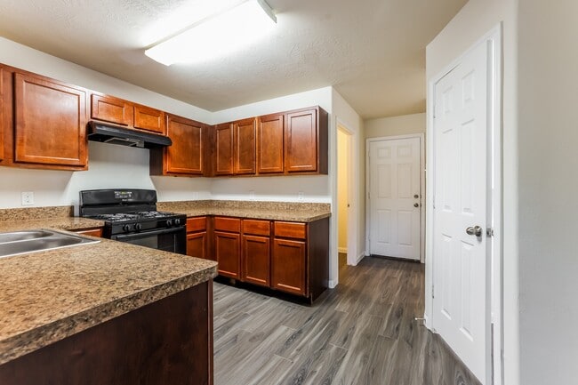 Photo - 5819 Northern Oak St