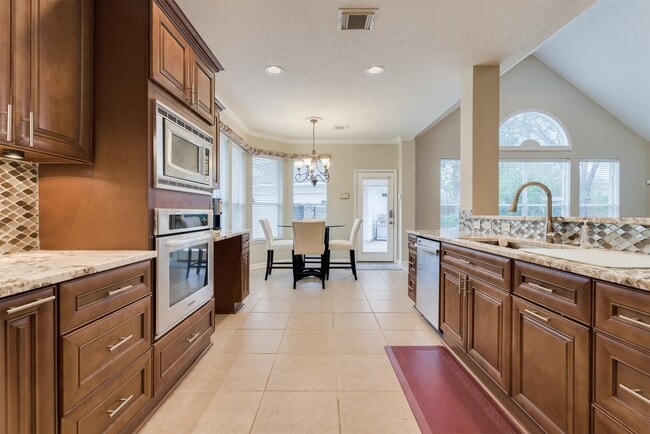 Photo - 5426 Portage Rock Ln