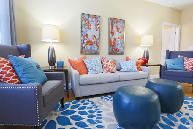 2BR, 2BA - 1167SF - Gateway at Rock Hill