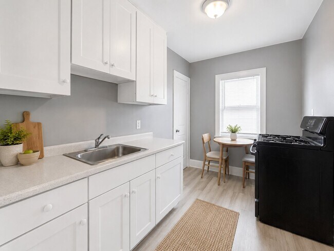 1368 West Blvd Unit 5