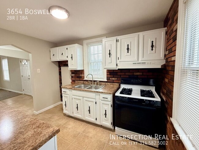 Photo - 3654 Boswell Ave