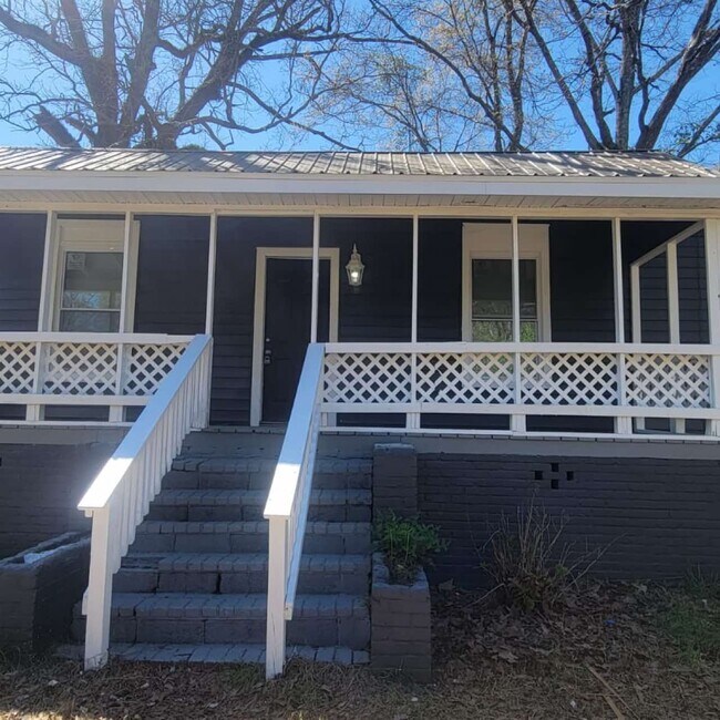 Photo - 810 Monroe St