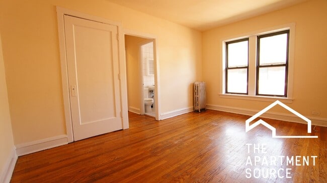 Building Photo - 3310 W Schubert Ave Unit 1Y