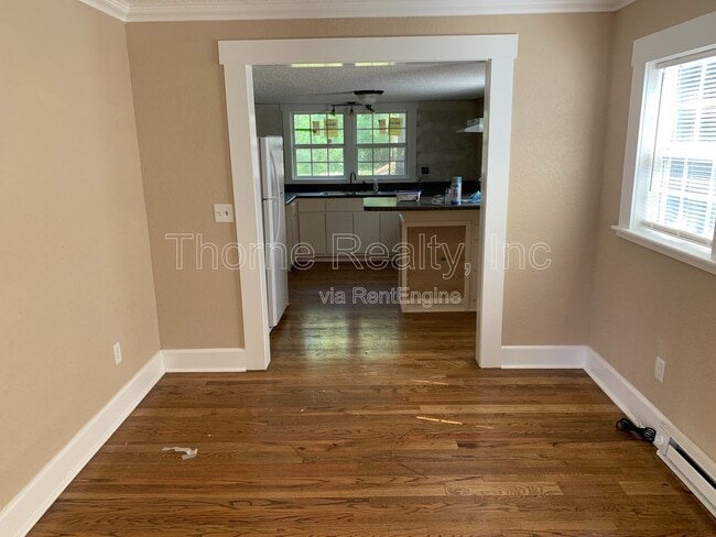 Photo - 813 Clark St