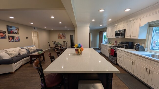 Building Photo - 25432 Esrose Ct