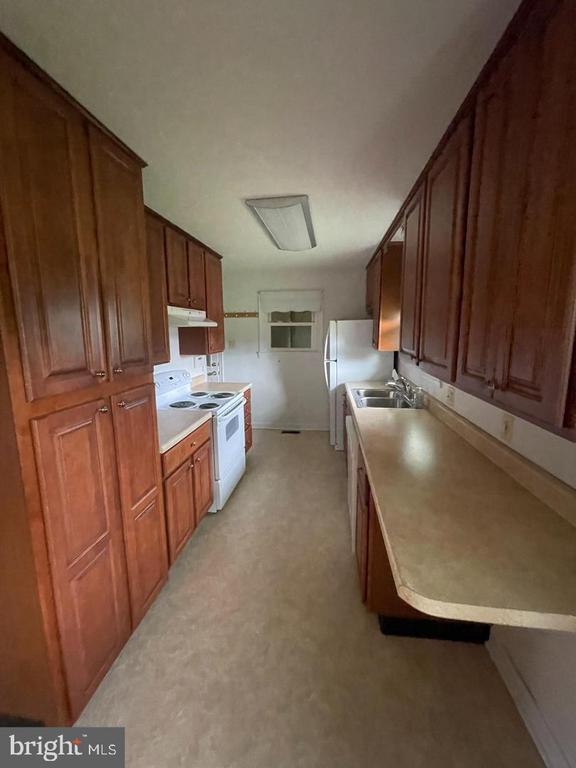 Photo - 14606 Bristow Rd
