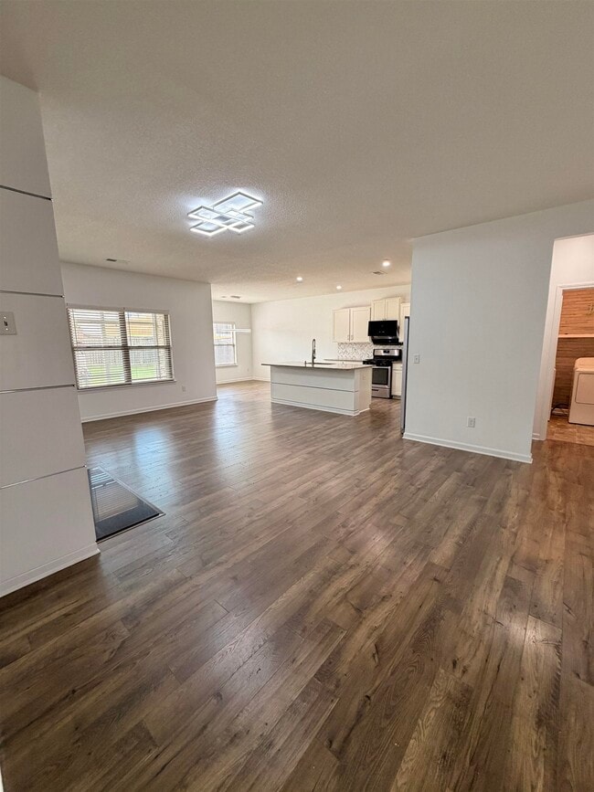 Photo - 280 Lilly Dr