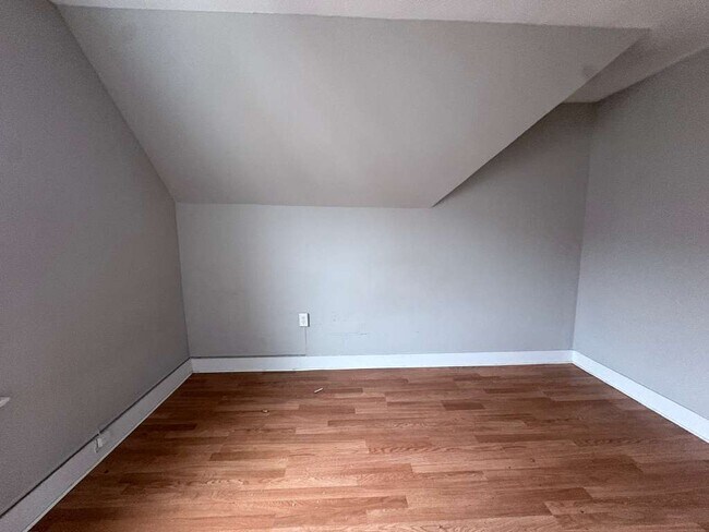 Photo - 299 Norton St Unit 3