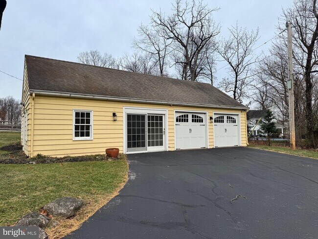 Photo - 481 Skippack Pike