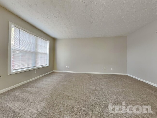 Photo - 62 Kirkhill Dr