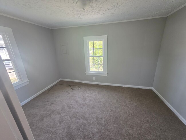Photo - 904 Crowder St