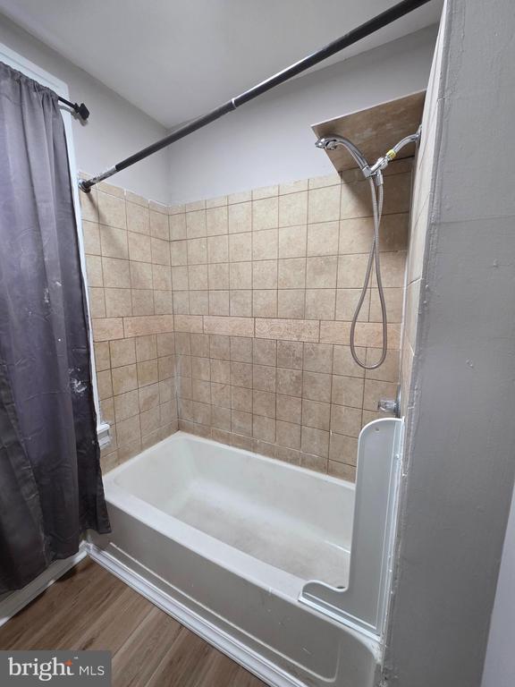 Photo - 202 S 6th St