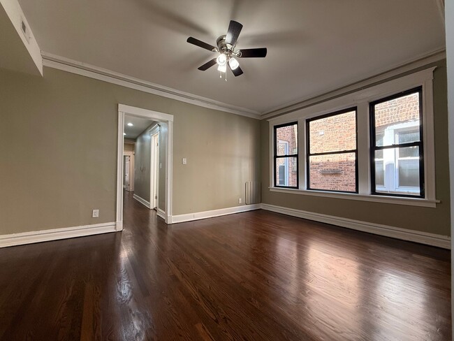Photo - 5843 S Michigan Ave Unit 2N