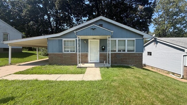 Photo - 10049 Lilac Ave