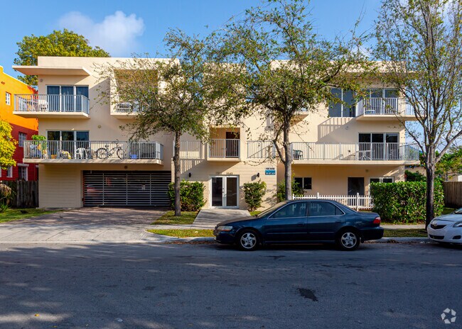 1553 SW 2nd St