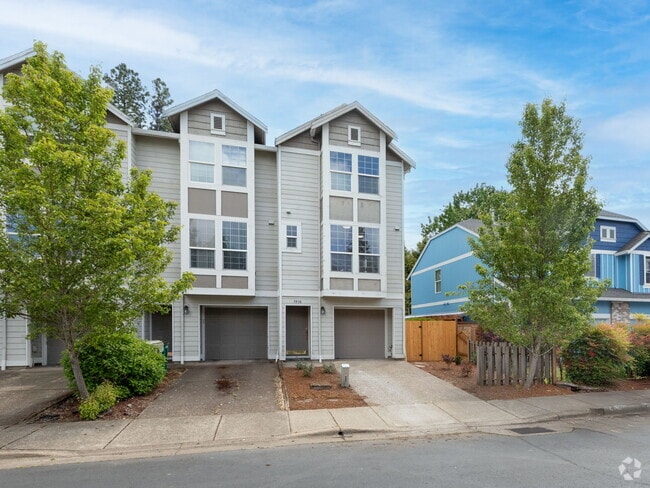 Building Photo - 3938 SW 182nd Pl Rental