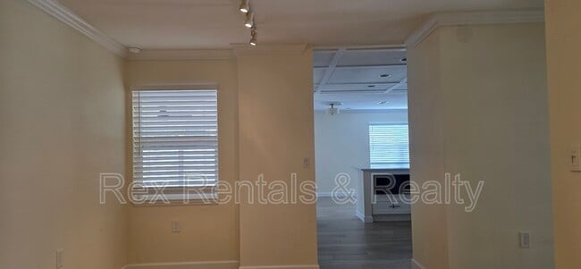 Photo - 4095 14th St NE