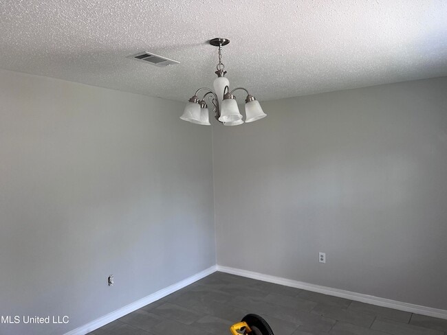 Photo - 102 Carson Dr