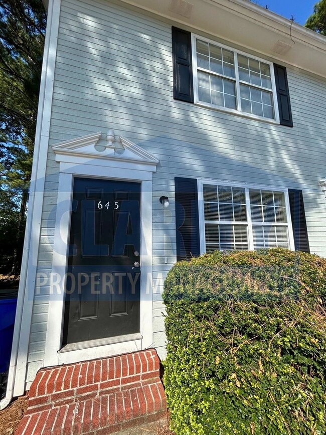 **645 41st Street