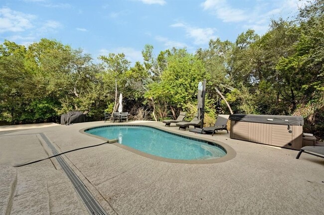 Photo - 201 Comanche Camp House