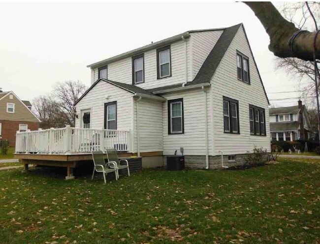 Photo - 5 Woodrow Ave