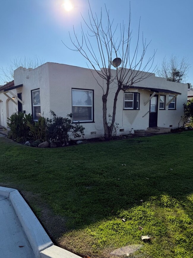 Building Photo - Charming 1 bedroom 1 bathroom