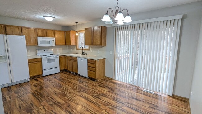 Photo - 3-bedroom raised ranch with finished basement and great flow