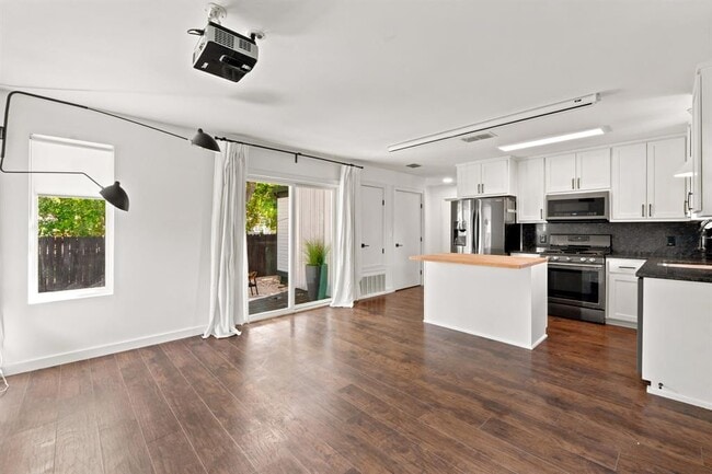 5307 Prock Ln