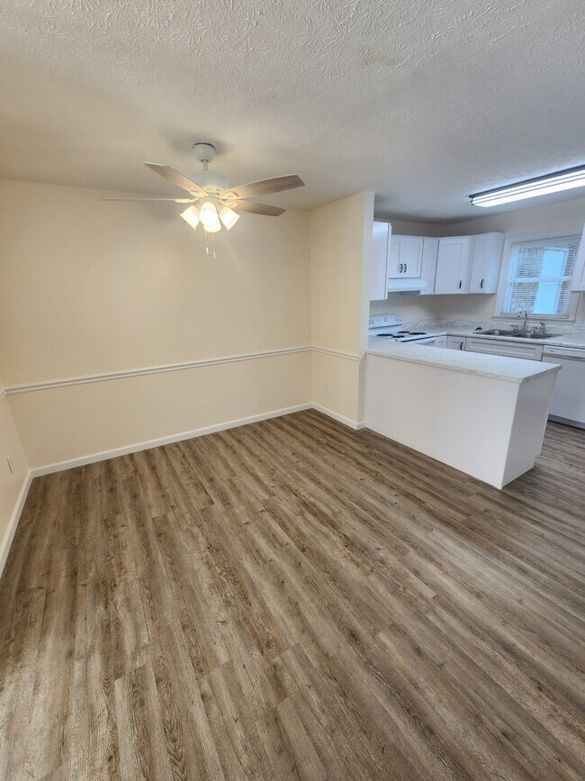 Photo - 1840 Woodland Ave Unit 1