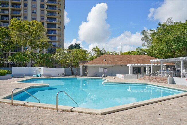 Photo - 1470 NE 123rd St Unidad A303