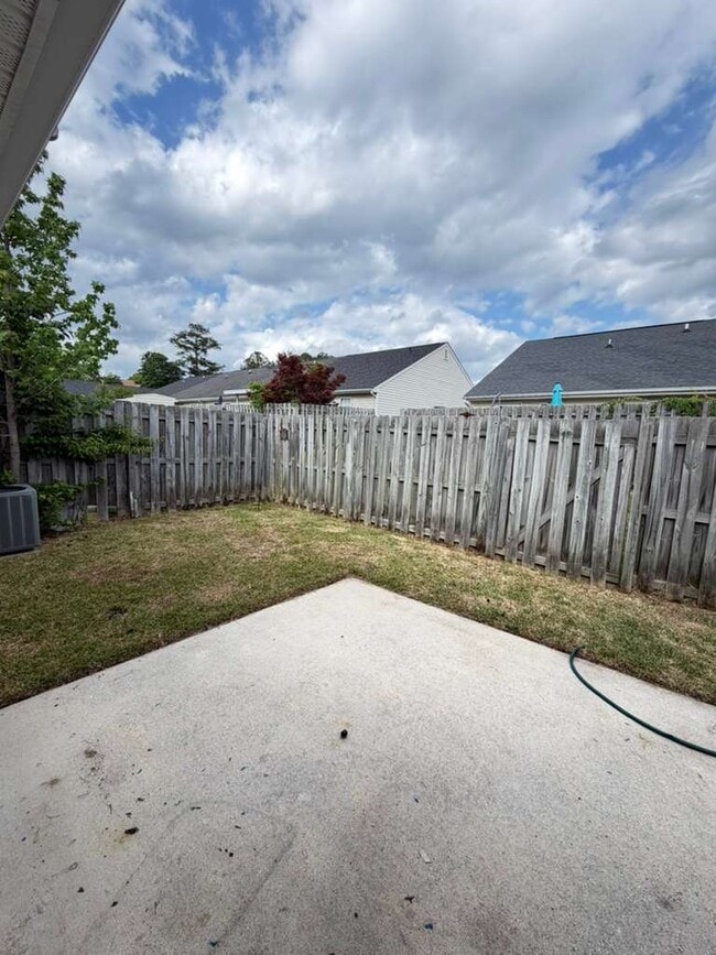 Photo - 901 Laurel Pl