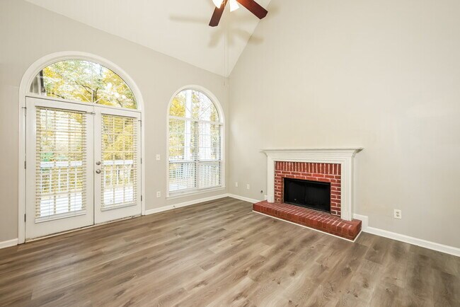 Photo - 2092 Wedgewood Dr