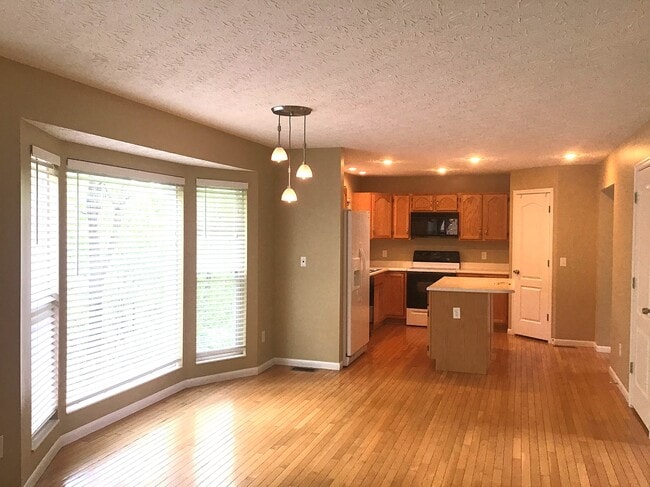 Photo - 6560 Copperleaf Ln