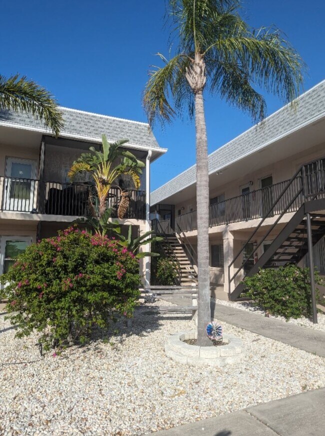 Photo - Charming 2BR Condo in Venice