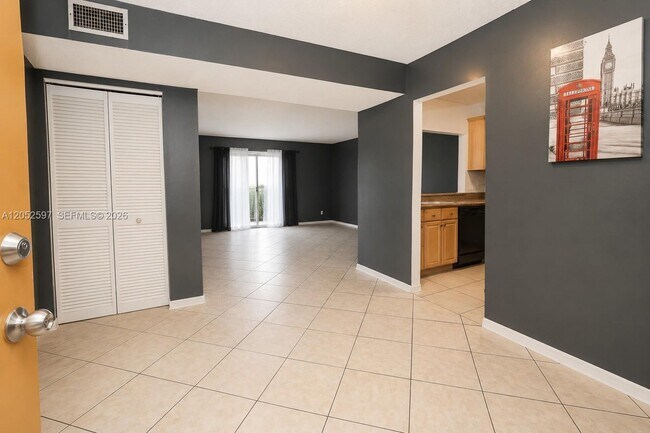 Photo - 4848 NW 24th Ct Unit 436