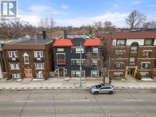 Photo - 595 St Clair Ave W Unit 16