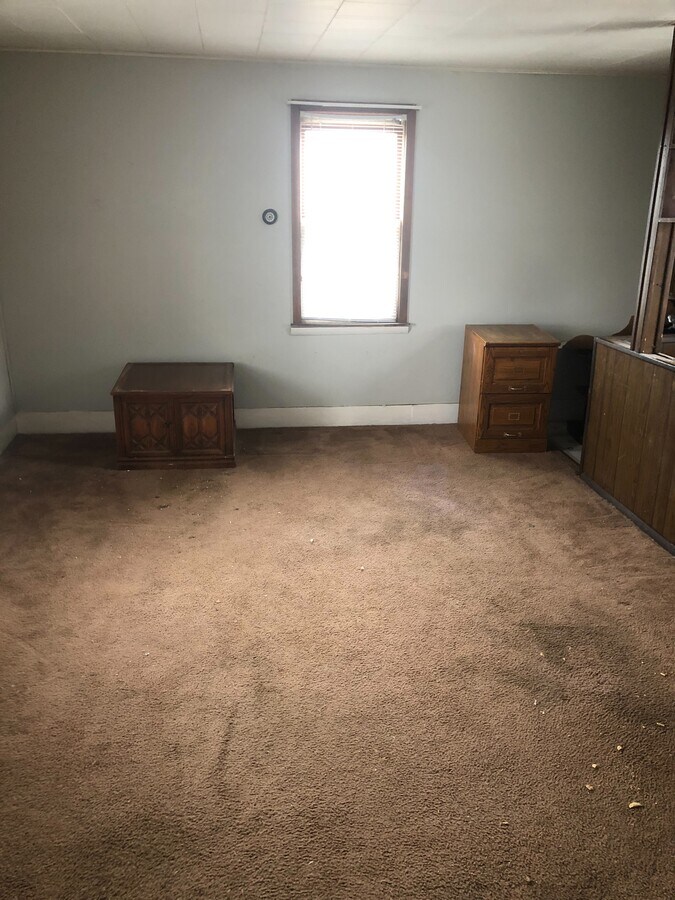 Living Room - 912 S Market St Unit 912.5