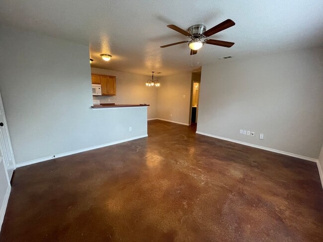 8024-8026 W Elizabeth Ln - 8024-8026 W Elizabeth Ln Apartamento Unidad 8024
