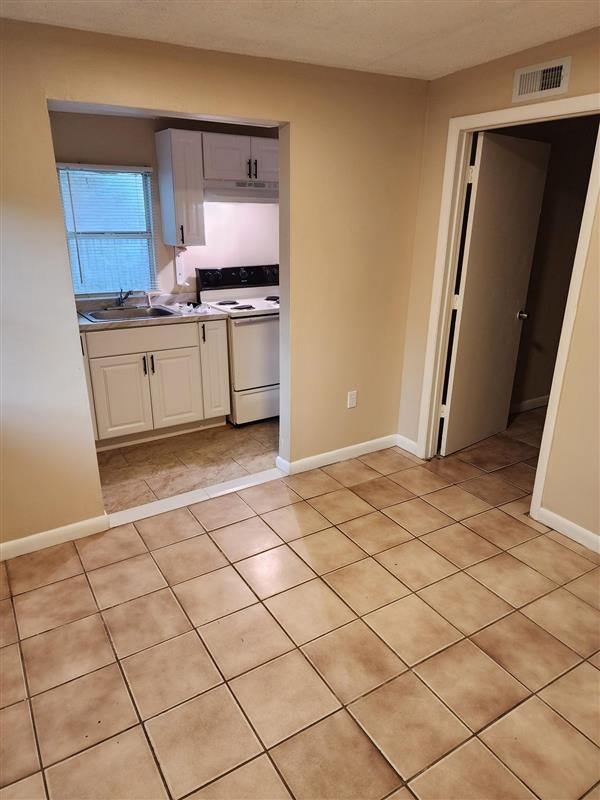 Photo - 812 E Lotus Ave Unit C