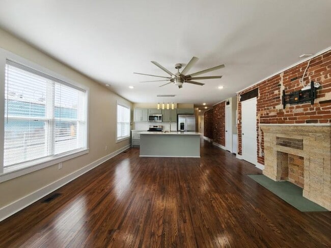 2529 E Admiral Pl Unit D